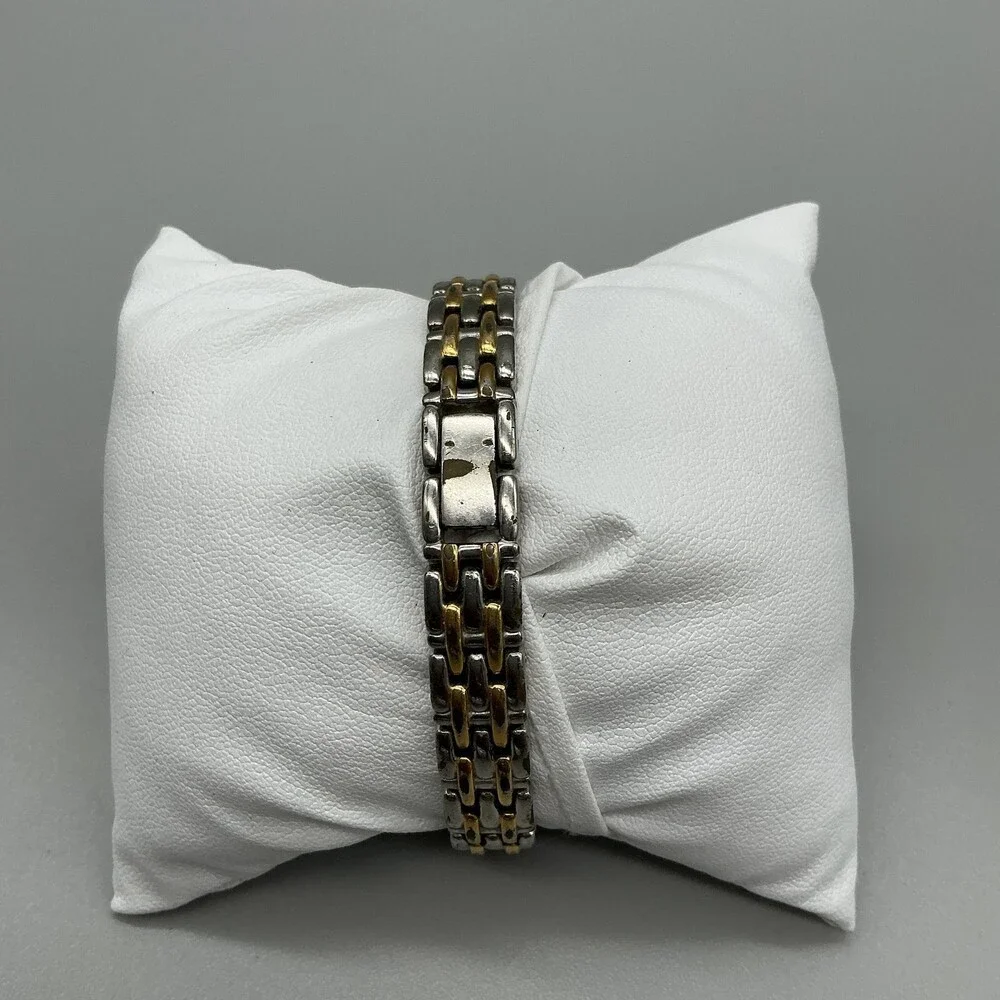 Vintage Seiko Womens Watch 17mm Two Tone Bracelet V400-1029 New Battery 7